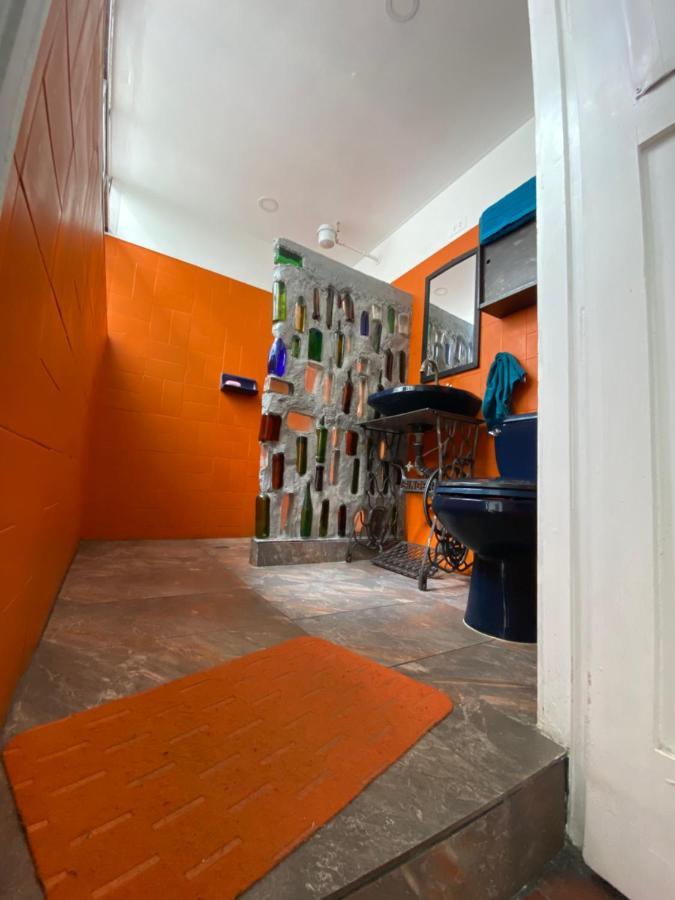 Hostal Casa Las Tias Медельин Экстерьер фото